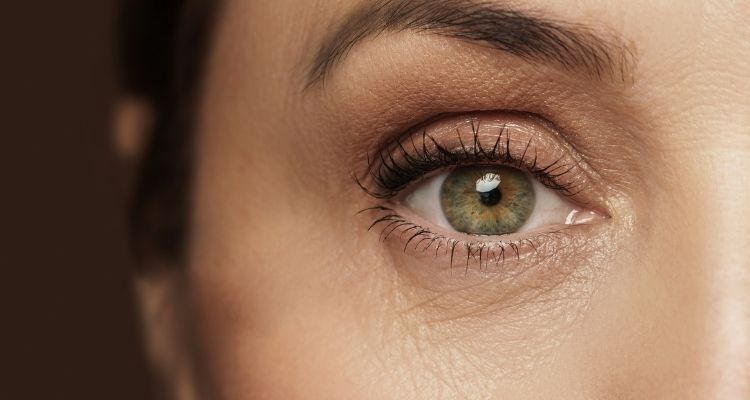 Contorno para los ojos, forma de prevenir las arrugas en la zona